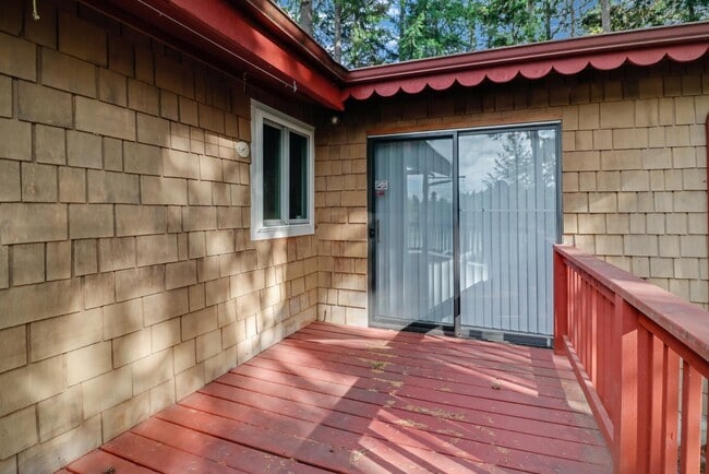 Building Photo - 22311 Overlake Loop SE