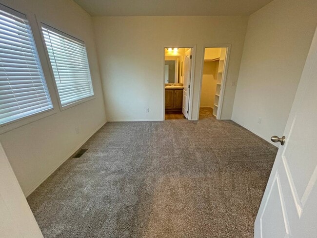 Building Photo - 5510 Clark Rd