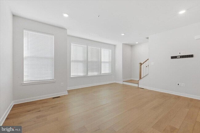 Building Photo - 115 Tonio Pl