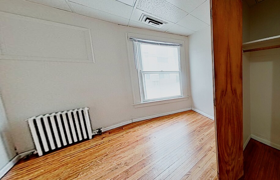 Building Photo - 507 N Linn St