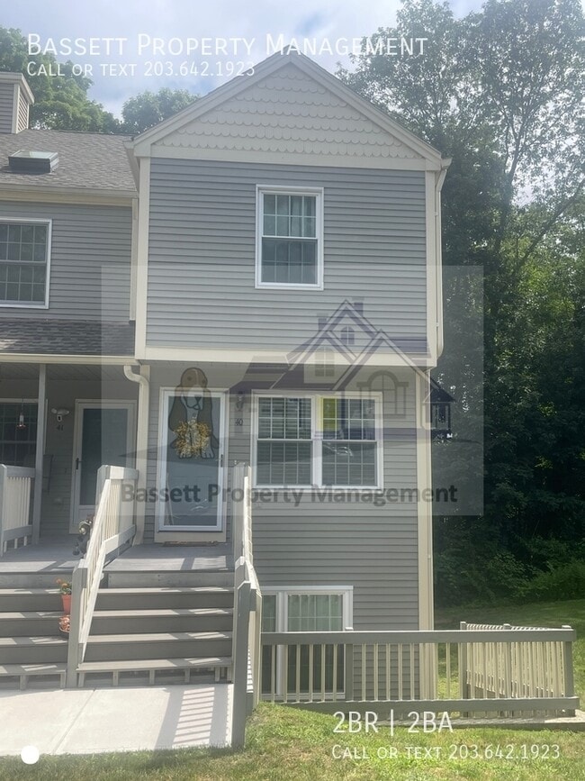 Building Photo - 40 Manorwood Dr