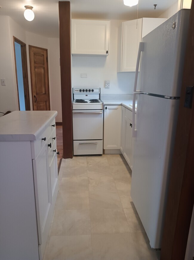 Building Photo - 5602 Bramble Ct