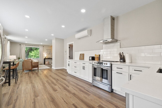 Building Photo - 1311 S Adams St