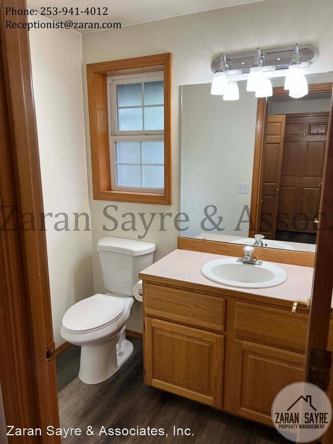 Building Photo - 3 br, 2.5 bath House - 1350 South 250th St...