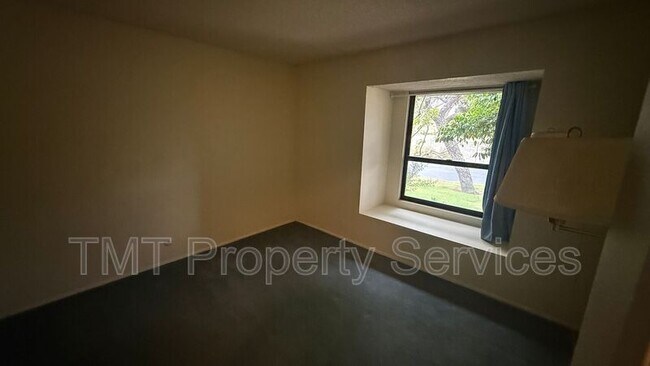 Building Photo - 59 Los Palos Dr