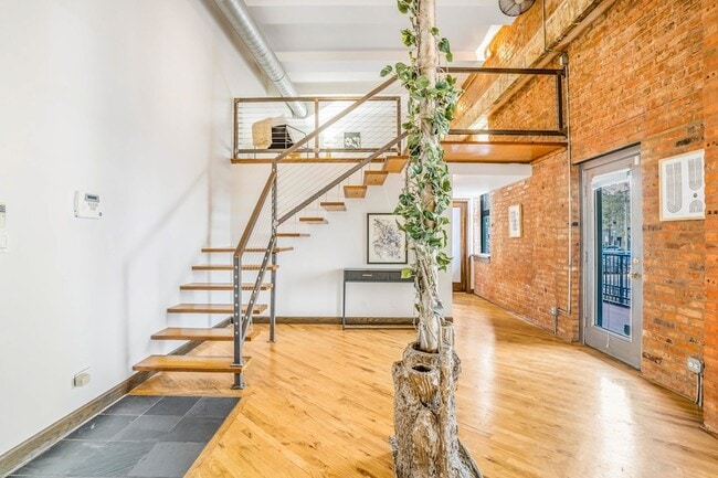 Building Photo - 1439 S Michigan Ave