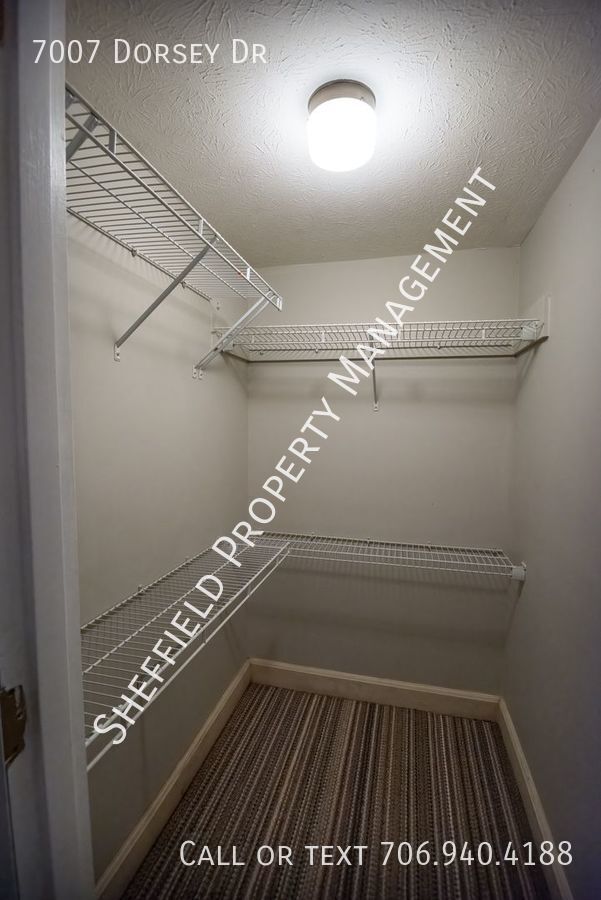 Building Photo - 7007 Dorsey Dr