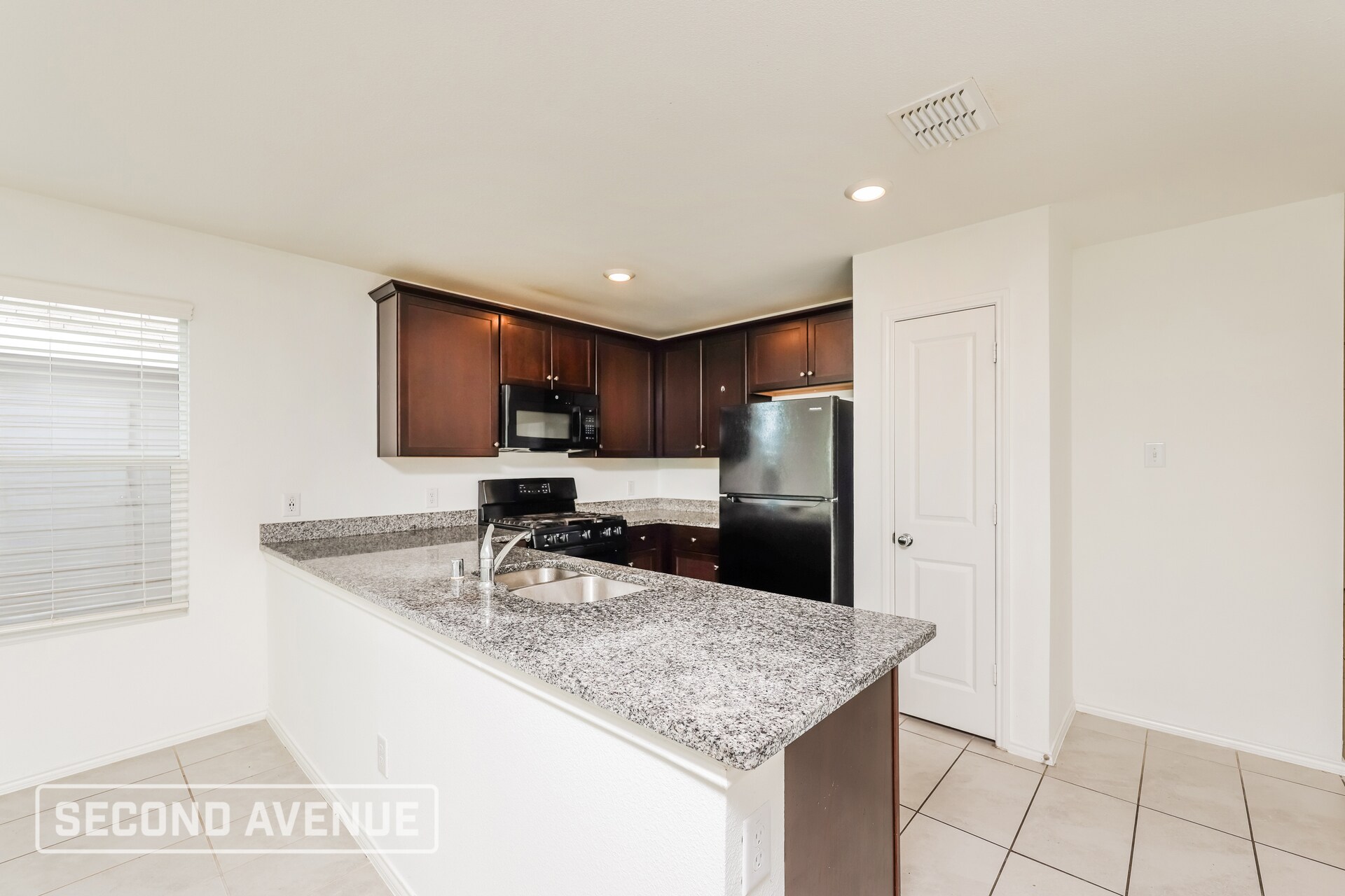 Building Photo - 6077 Determine Ln