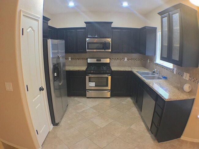 Building Photo - Northeast El Paso/Sandstone Ranch 4 bed Re...