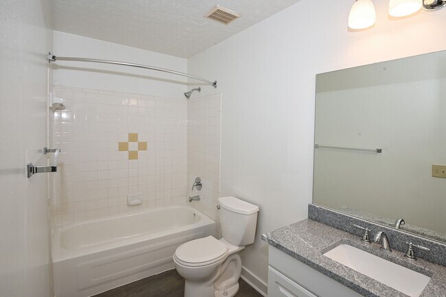 Building Photo - 5464 Beechmont Ave