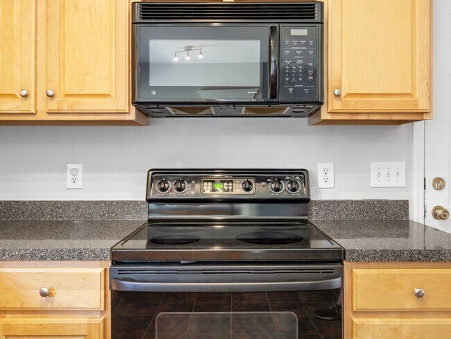 Building Photo - Charming 3BR 2-1/2 Bath in Spartanburg – S...