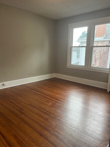 Building Photo - 40 Ardmore Rd