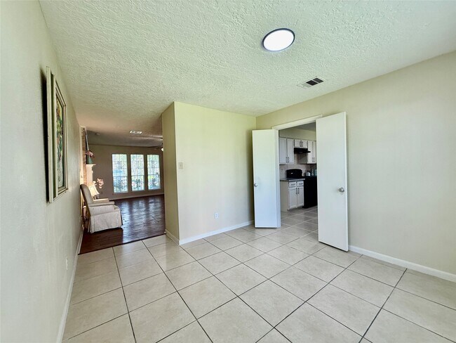 Building Photo - 10718 Nobility Dr
