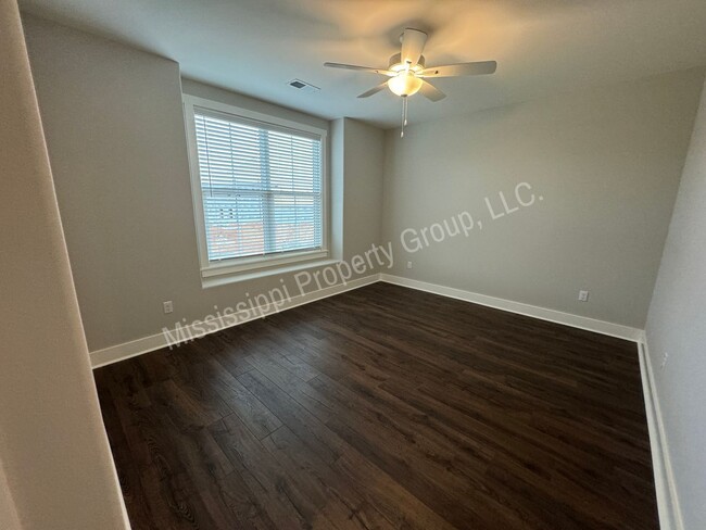 Building Photo - 3BD/3.5BA - New Construction @ The Reserve...