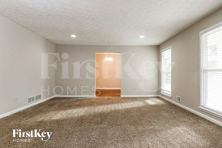 Building Photo - 2324 Sussex Ct