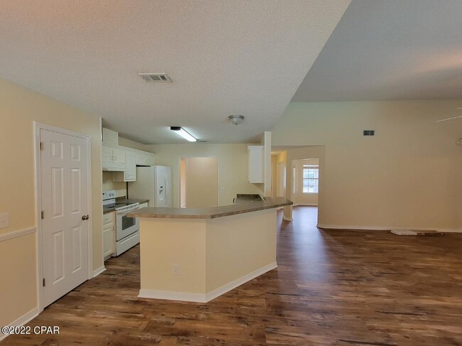 Building Photo - 6967 Raburn Rd