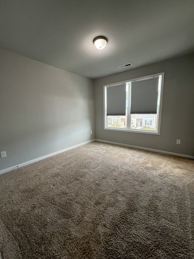 Building Photo - Townhome in Holly Ridge!!