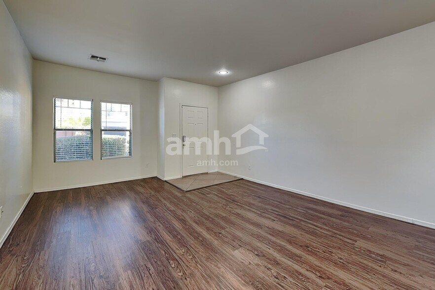 Building Photo - 17646 W Bridger St
