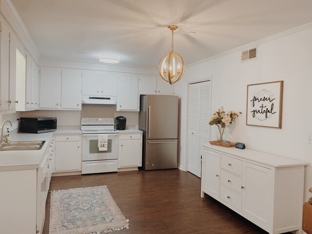 Kitchen - 302 Springview Ln