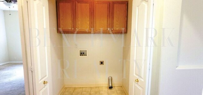 Building Photo - Beautiful 3 bedroom 2 bath plus 2 car garage in Damonte Ranch with New Carpet & Paint