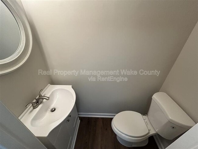 Building Photo - 2920 Barrymore St