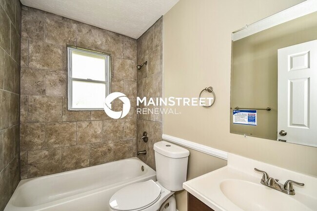 Building Photo - 3 Bedroom Pet-Friendly Home in Louisville,...