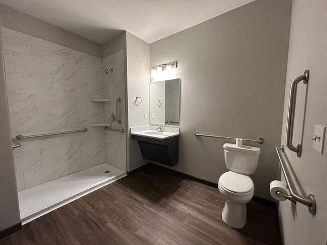 Building Photo - $1,350 | 1 Bedroom, 1 Bathroom Condo | Dog...