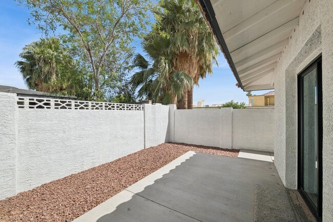 Building Photo - 7826 E Heatherbrae Ave