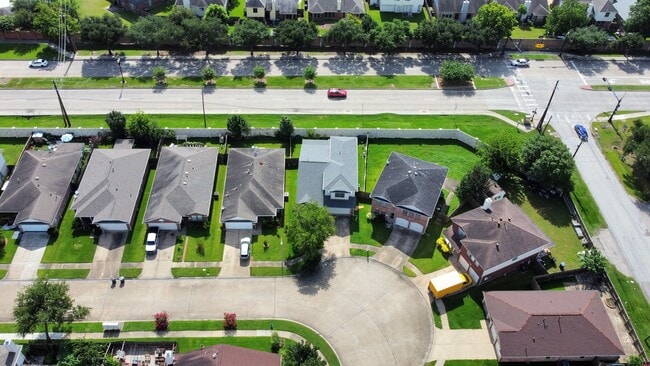Building Photo - 2604 Eldridge Park Way