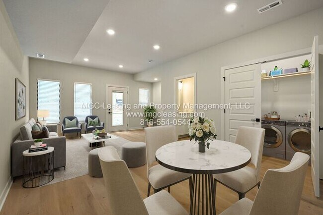 Building Photo - Oak Ridge Falls Townhomes – Modern Living in Raymore - Convenient self-guided tours are available