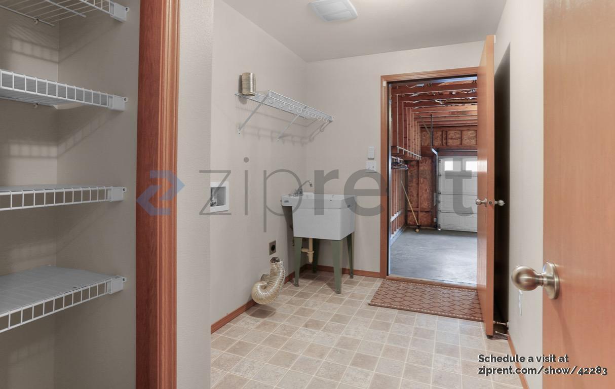 Building Photo - 35852 13th Ave SW