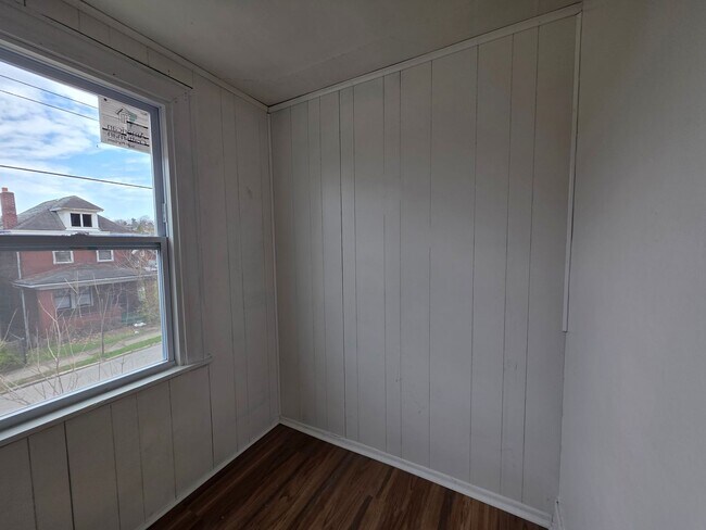 Building Photo - 703 Waddell Ave