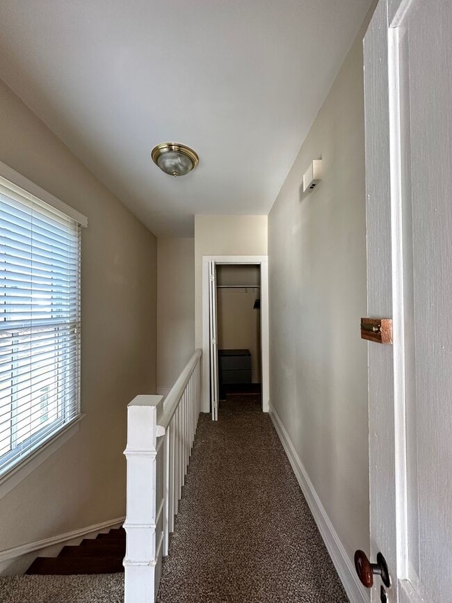 Building Photo - Downtown Fernandina Beach! Sunny 2 Story!