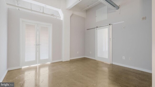 Building Photo - 444 N 4th St