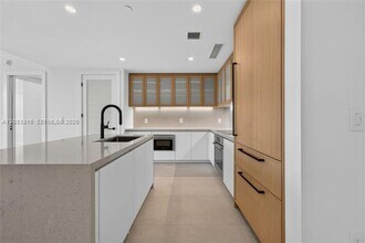 Building Photo - 2200 Brickell Ave