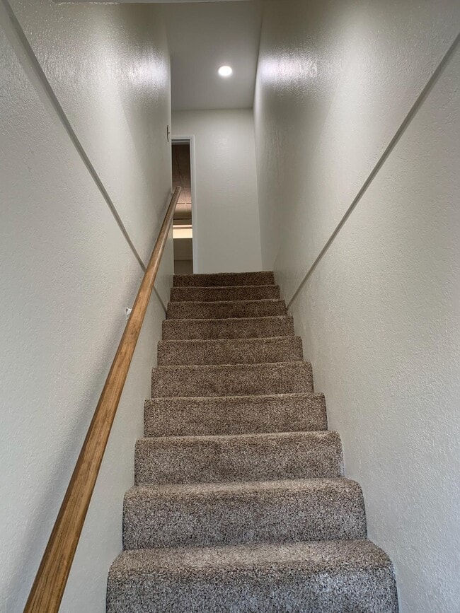 Building Photo - 40225 Harris Ln