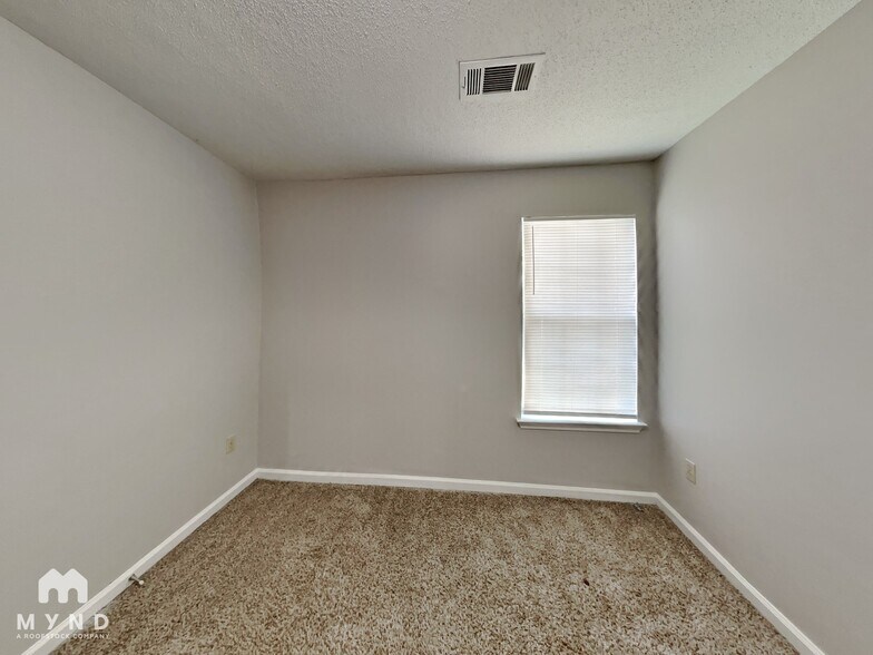 Building Photo - 7833 Shadowland Cove