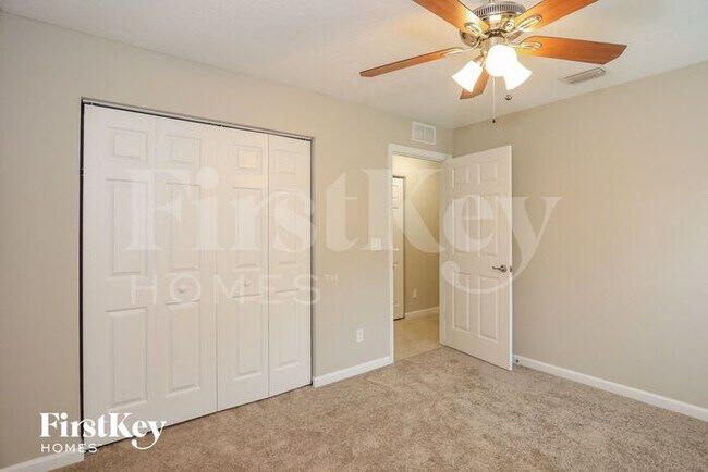 Building Photo - 1573 SW Bermel Ave