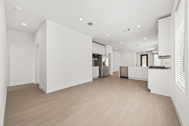 Building Photo - 6619 Sunset Velvet Dr