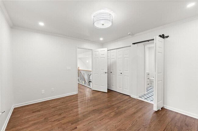 Building Photo - 459 Atlanta Country Club Dr