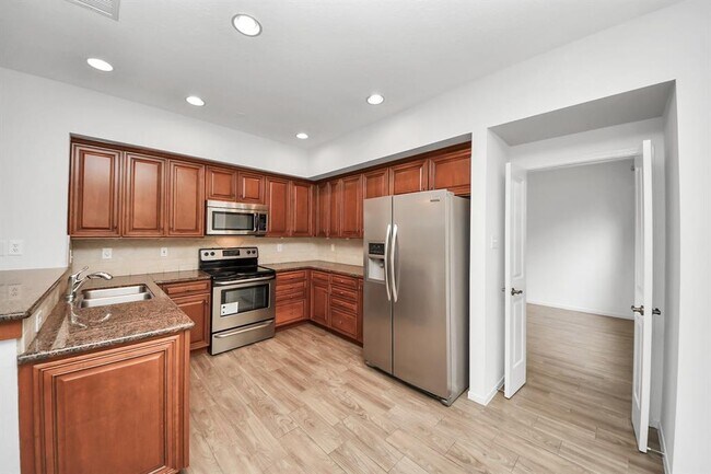 Building Photo - 103 Lakeridge Dr