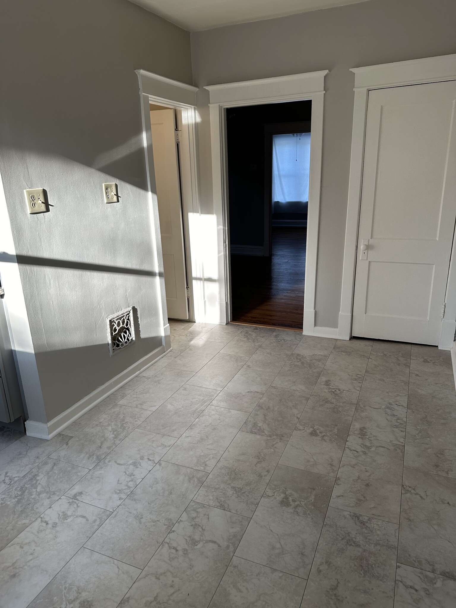 Kitchen - 1149 Louisville Ave