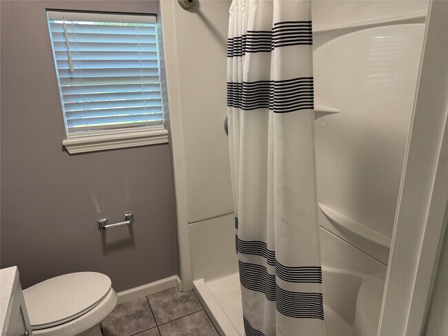 Building Photo - 726 4th St