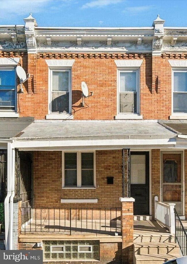 Building Photo - Charming 2-Bedroom Home with Private Yard ...