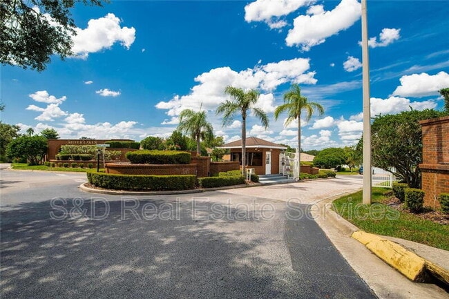 Building Photo - 2235 Silver Re Dr