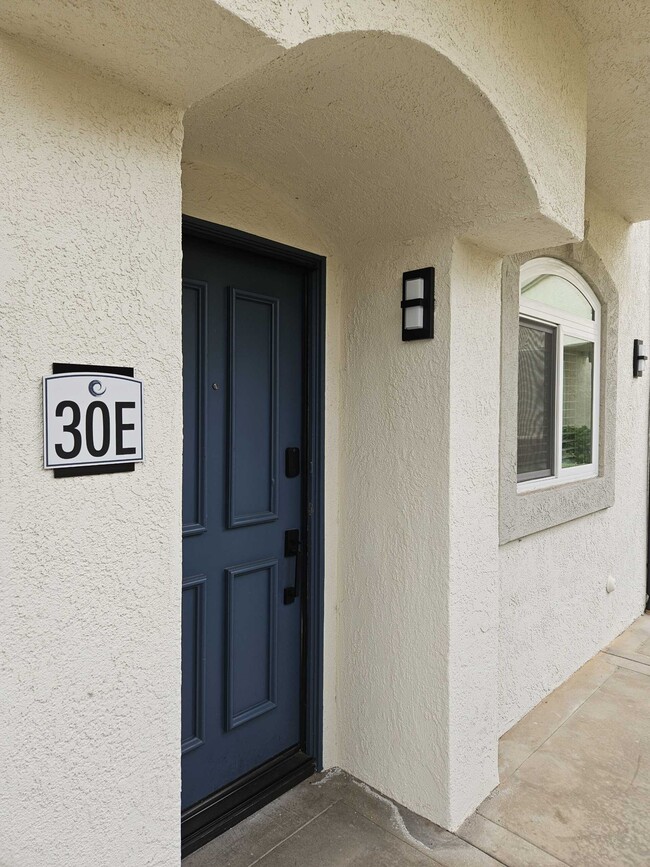 Building Photo - 30902 Club House Dr