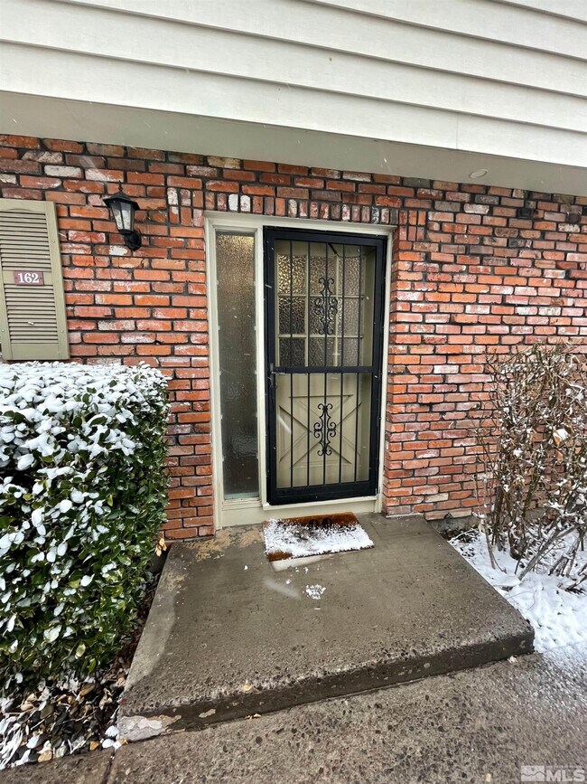 Building Photo - 162 Smithridge Park