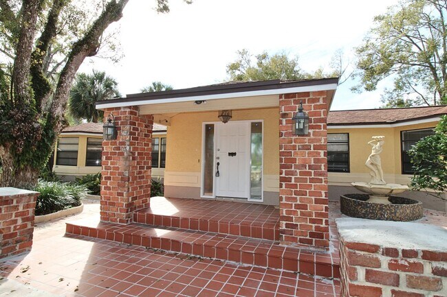 Building Photo - Stunning 3-Bed, 2-Bath Spanish-Inspired Custom Home with Elegant Gardens & Fountains