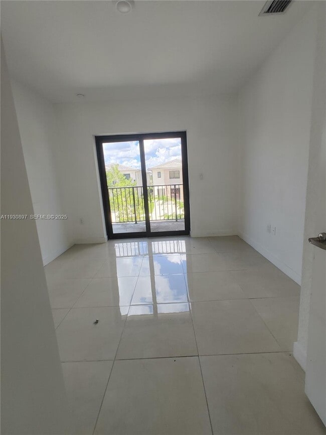 Building Photo - 1167 NW 2nd St