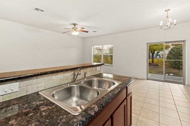 Building Photo - 1620 Bryant Dr